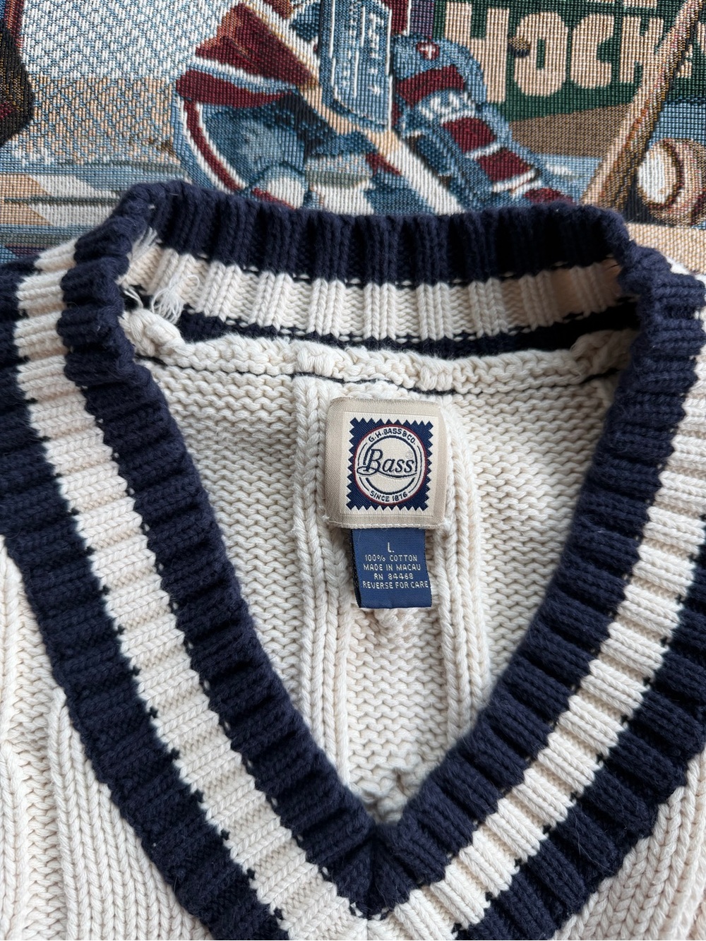 Vintage 90s Men’s G.H. Bass Cable Knit V-Neck Cotton Cream Sweater - Picture 2 of 3